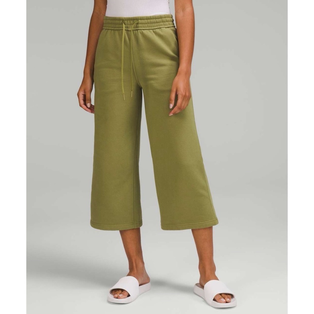 Lululemon Loungeful High-Rise Wide Leg Crop - Picture 2 of 13